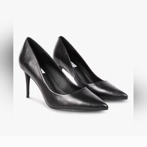 Steve Madden Luiza Classic Black Pumps